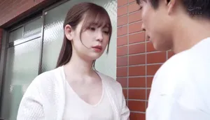 ông xã tẻ nhạt, người vợ nhận ra cậu thanh niên nhà kề bên tốt hơn